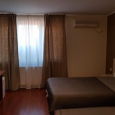 בוקרשט Hotel Mic מראה חיצוני תמונה