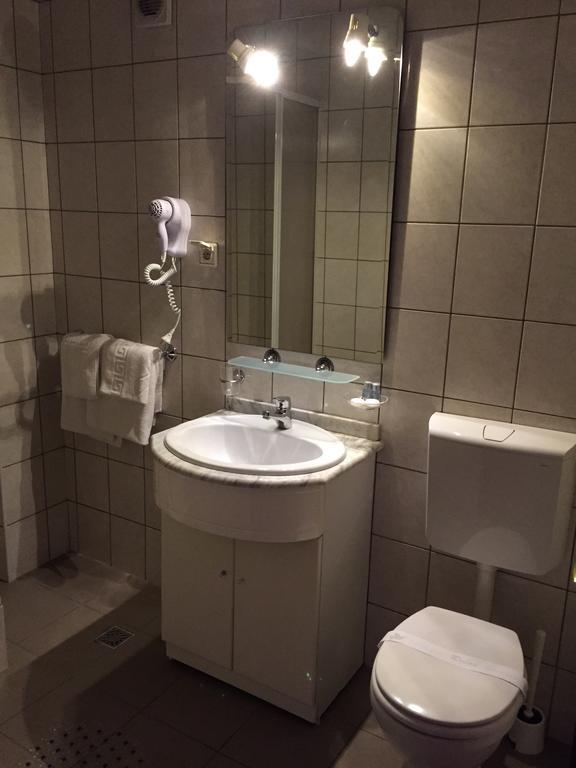 בוקרשט Hotel Mic מראה חיצוני תמונה