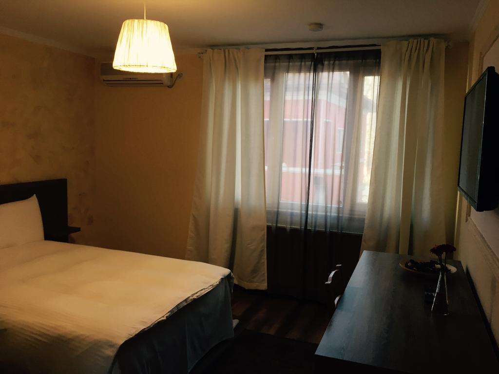 בוקרשט Hotel Mic חדר תמונה