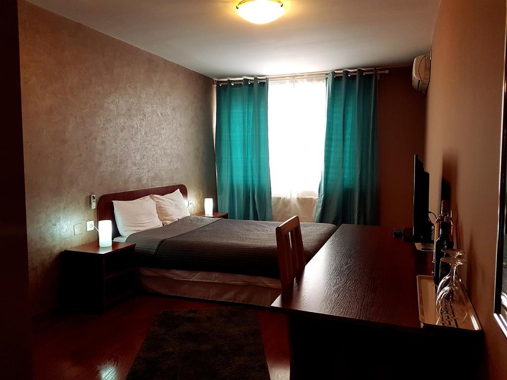 בוקרשט Hotel Mic מראה חיצוני תמונה