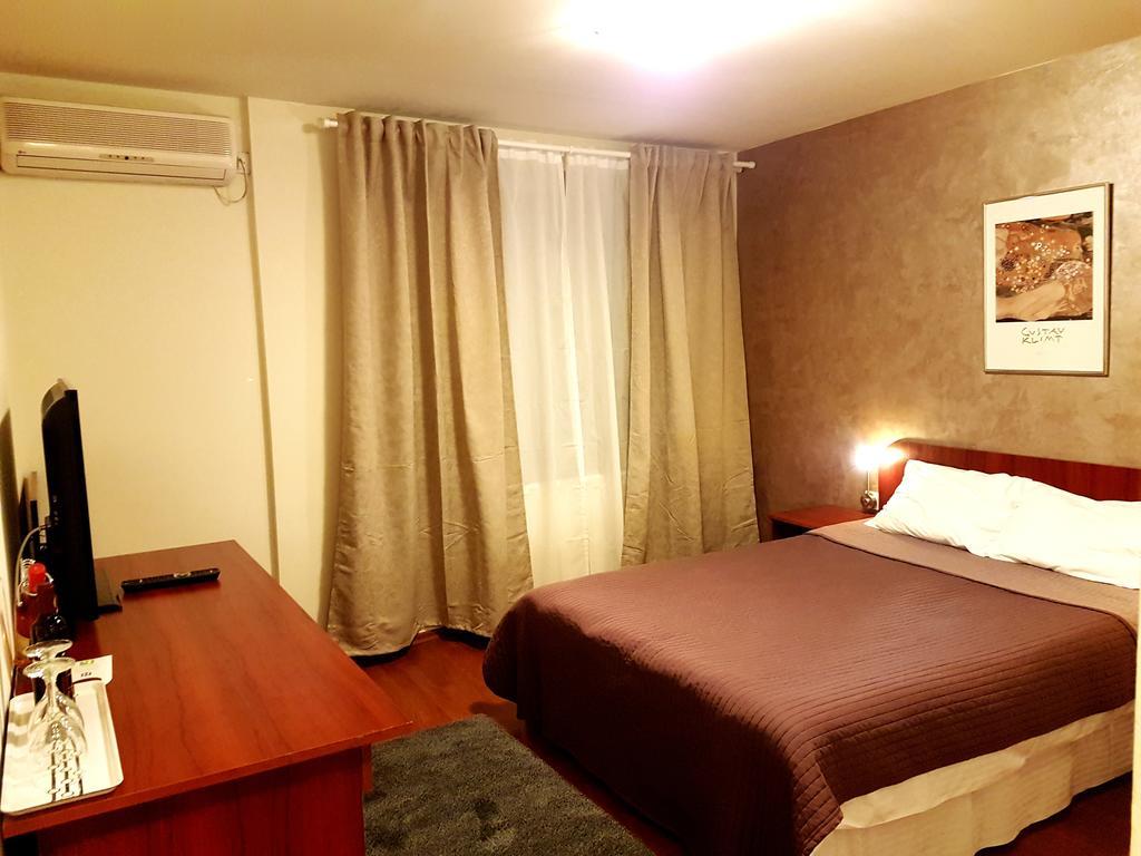 בוקרשט Hotel Mic מראה חיצוני תמונה