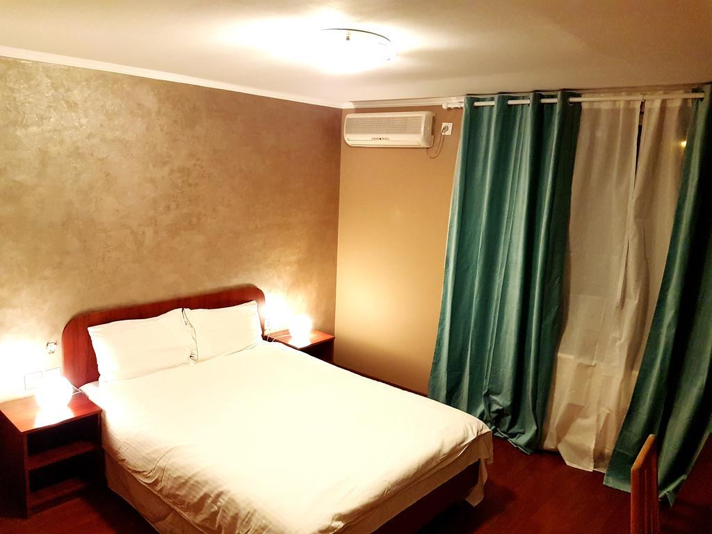 בוקרשט Hotel Mic מראה חיצוני תמונה