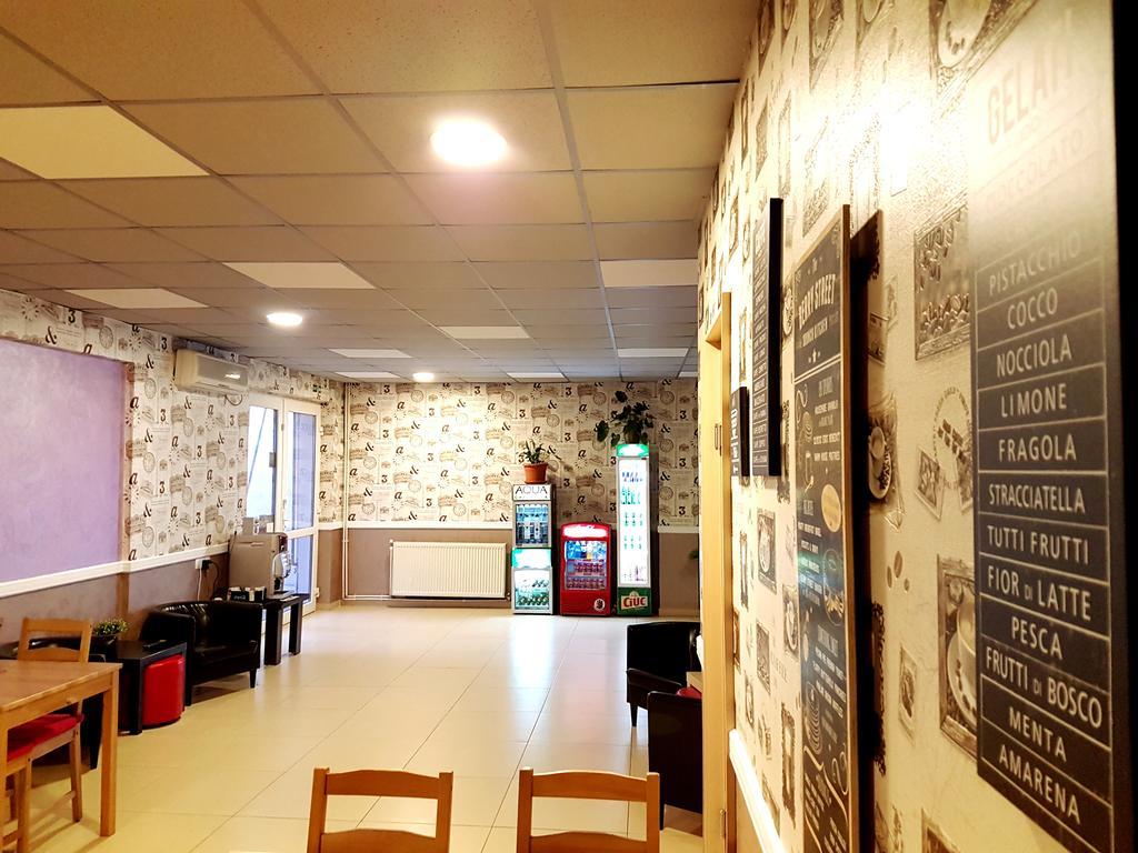 בוקרשט Hotel Mic מראה חיצוני תמונה